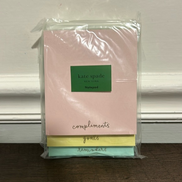 New! Kate Spade Stacked Notepad - Picture 1 of 4